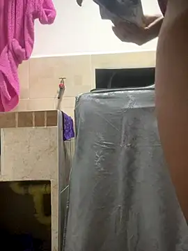 Berry Bans online show from November 25, 2025, 11:37 pm