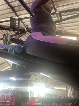 Berry Bans online show from September 30, 2025, 5:30 pm