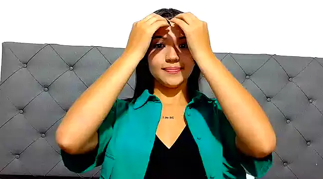 LunaF04 online show from January 12, 2025, 5:24 am