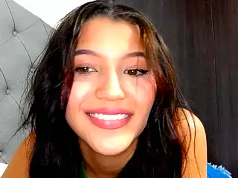 LunaF04 online show from January 14, 2025, 6:56 am