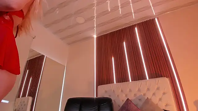 sweetty paulina online show from October 1, 2025, 1:37 pm