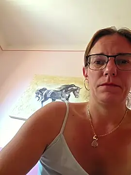 SpiceLea online show from June 25, 2026, 4:01 pm