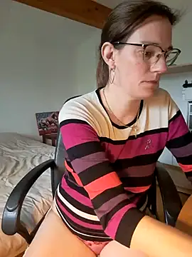 SpiceLea online show from March 10, 2025, 12:38 pm