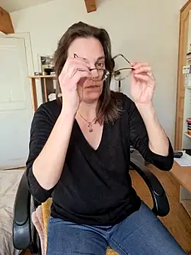 SpiceLea online show from February 3, 2025, 2:45 pm