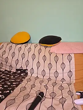 SpiceLea online show from December 14, 2025, 2:44 pm