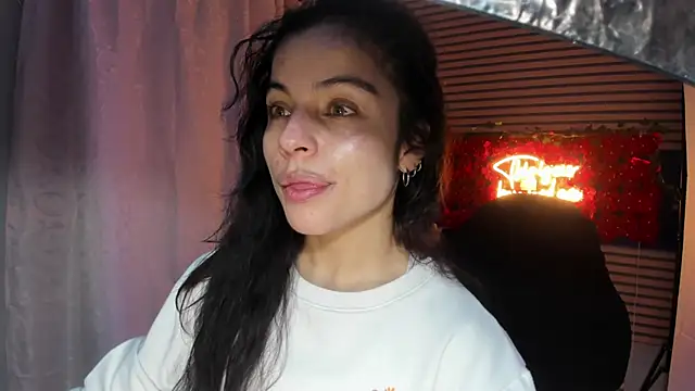 rosse 2504 online show from November 24, 2025, 5:35 pm