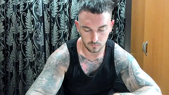 Snapshot of Jonmusclemaster chatting on June 24, 2026, 7:44 pm Jonmusclemaster online show from June 24, 2026, 7:44 pm