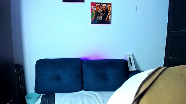 AndreaAndKarina online show from September 29, 2025, 8:58 pm