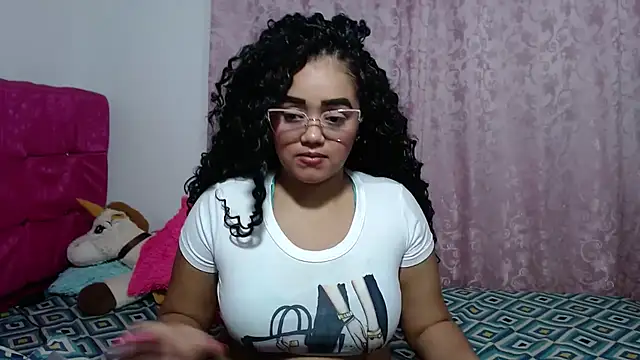 Snapshot of kiara_milf_ chatting on November 11, 2025, 12:38 am kiara milf online show from November 11, 2025, 12:38 am