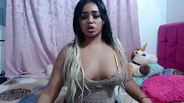 Snapshot of kiara_milf_ chatting on March 21, 2025, 1:24 am kiara milf online show from March 21, 2025, 1:24 am