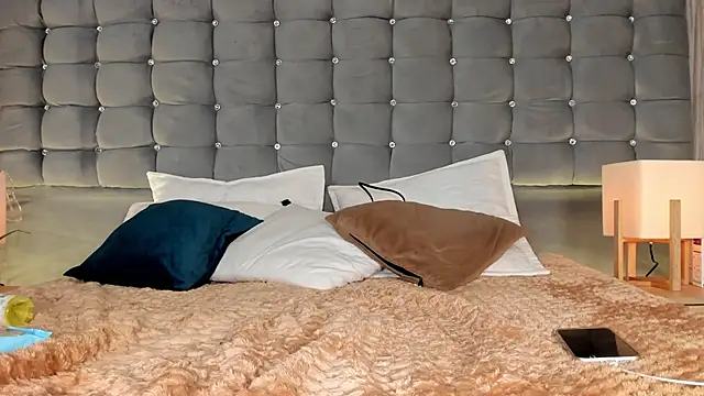 Poacahontasfg online show from December 2, 2025, 4:03 am