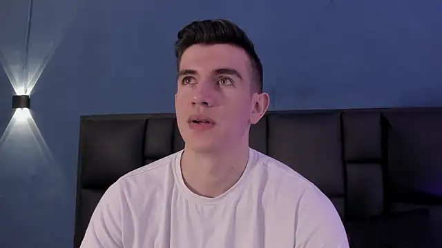 MikaelSlow online show from October 6, 2025, 3:19 am