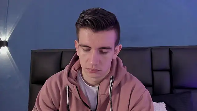 MikaelSlow online show from September 30, 2025, 3:34 am