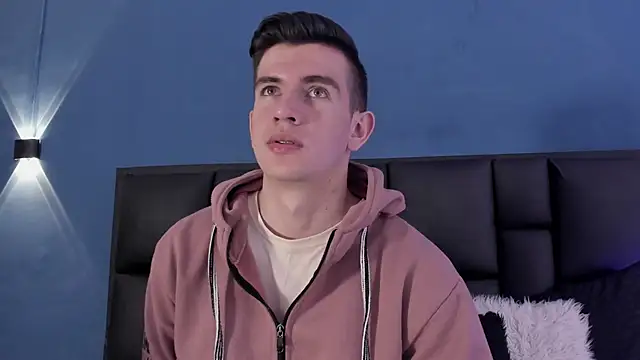 MikaelSlow online show from September 26, 2025, 3:57 am