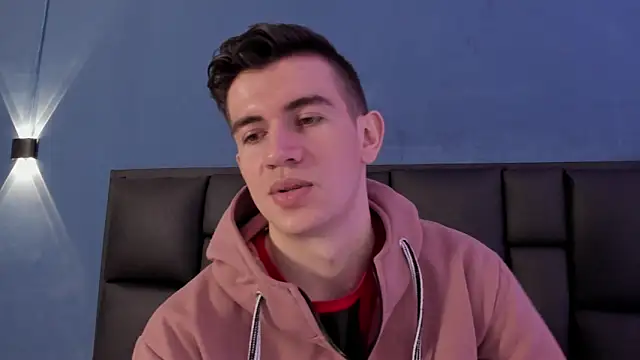 MikaelSlow online show from November 14, 2025, 4:05 am