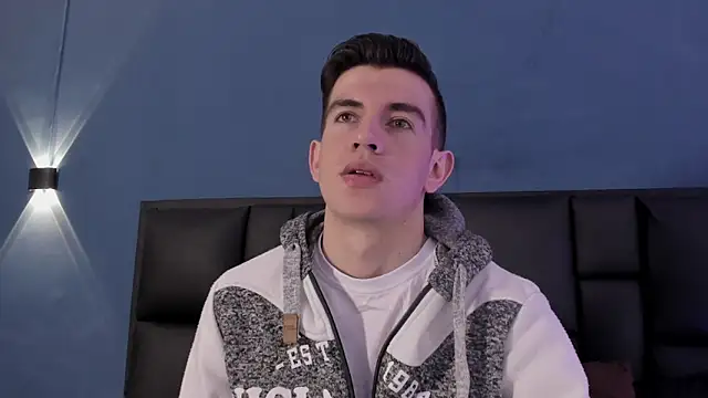 MikaelSlow online show from October 8, 2025, 3:19 am