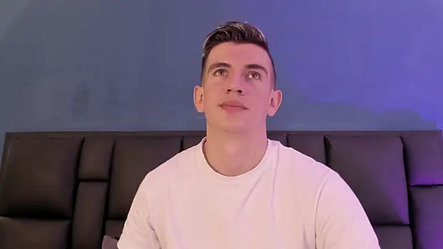 MikaelSlow online show from February 12, 2026, 4:01 am