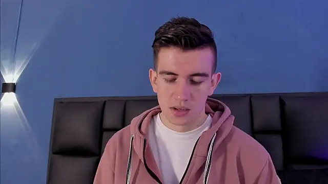 MikaelSlow online show from September 21, 2025, 4:17 am