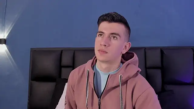 MikaelSlow online show from October 2, 2025, 4:16 am