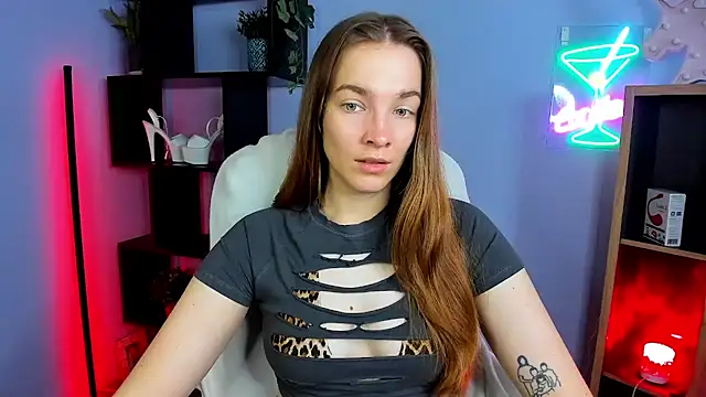 kenzie x online show from November 13, 2025, 7:34 am