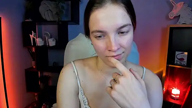 kenzie x online show from March 12, 2025, 11:54 am