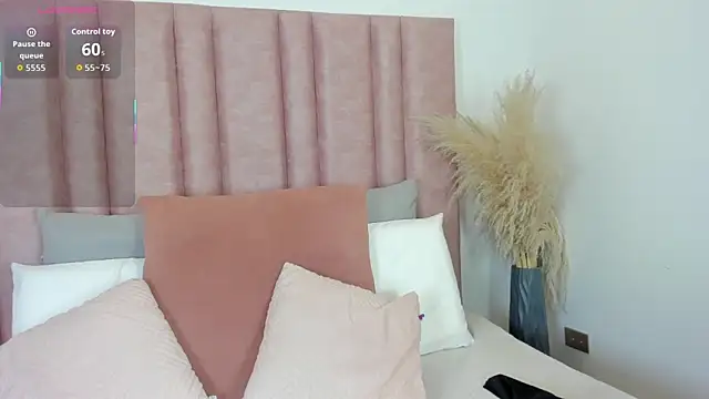 im alejandra  online show from September 20, 2025, 12:15 am