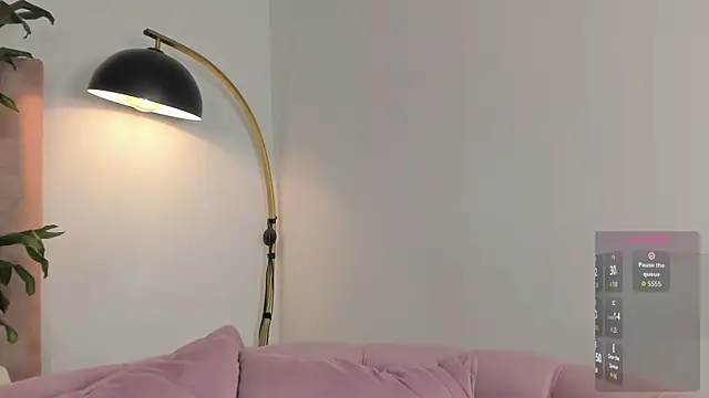 im alejandra  online show from December 19, 2025, 4:27 am