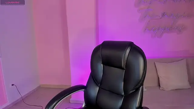 DonnaStonne online show from September 28, 2025, 11:55 pm