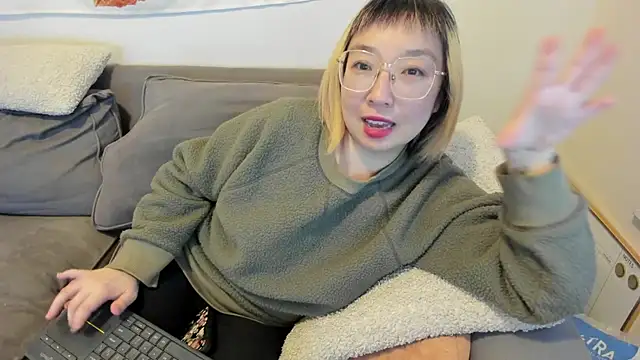 luxgray online show from March 7, 2025, 11:05 pm