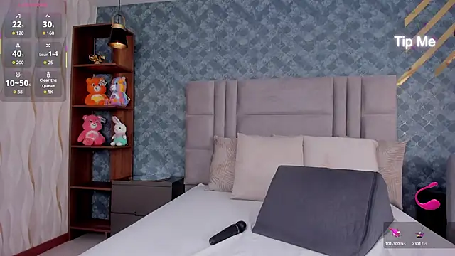 NiiaMoore online show from December 16, 2025, 8:24 pm