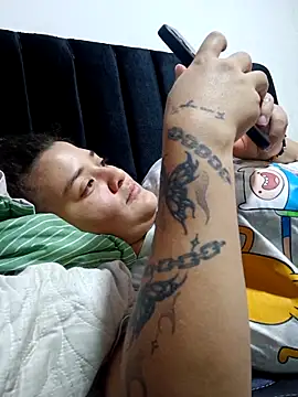 Liancy online show from December 18, 2025, 4:44 pm