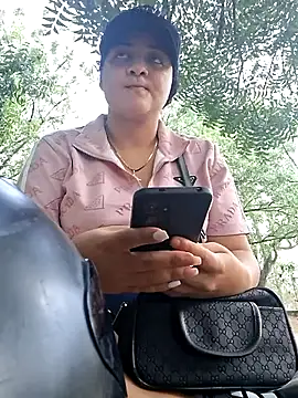 Liancy online show from September 17, 2025, 9:06 pm