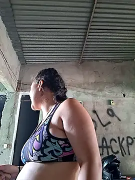 Liancy online show from October 25, 2025, 7:14 pm