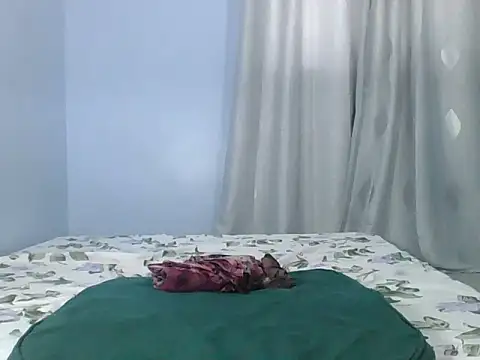 sandra sauvage online show from September 19, 2025, 6:39 am