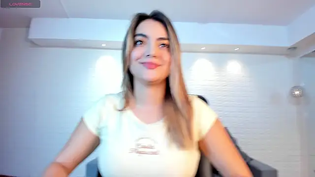 Snapshot of IsabellaaJoness chatting on February 24, 2026, 11:44 am IsabellaaJoness online show from February 24, 2026, 11:44 am