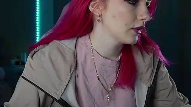 joyhannahh online show from December 17, 2025, 6:46 pm