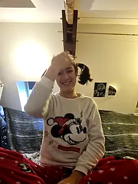 LoLa-69-X online show from November 20, 2025, 7:20 am