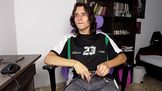 alex connorr online show from September 19, 2025, 4:05 am