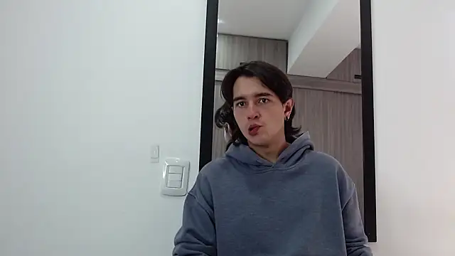 alex connorr online show from February 26, 2025, 3:21 pm