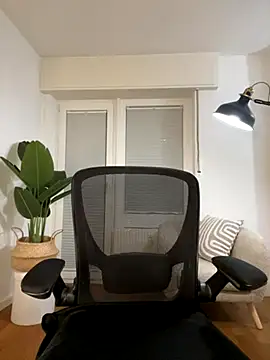 Snapshot of Lena_Blom chatting on October 5, 2025, 7:48 pm Lena Blom online show from October 5, 2025, 7:48 pm