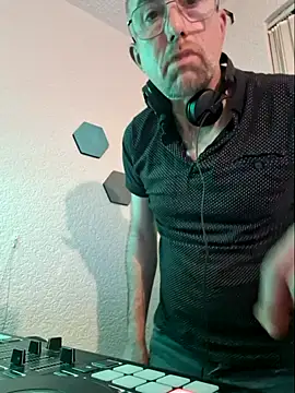 bibananaman online show from October 9, 2025, 9:15 pm