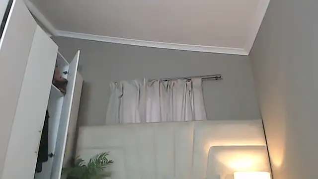 naughtyblackdolie online show from September 28, 2025, 5:25 am