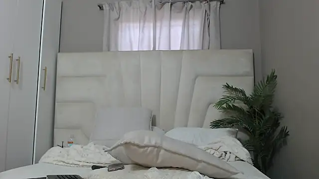 naughtyblackdolie online show from February 2, 2025, 2:56 pm