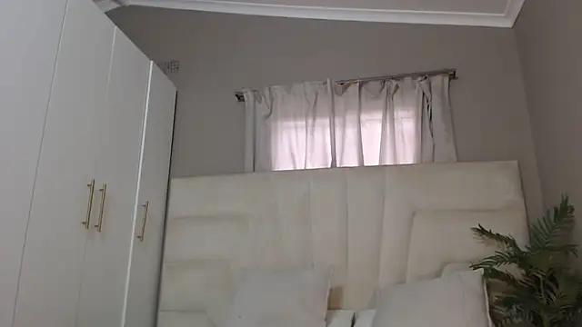 naughtyblackdolie online show from February 4, 2025, 5:42 am