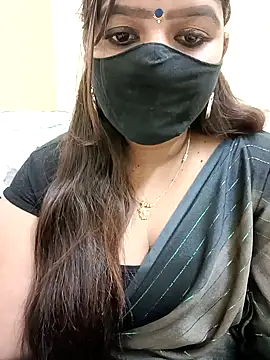 bellaqueen92 online show from December 18, 2024, 9:29 pm