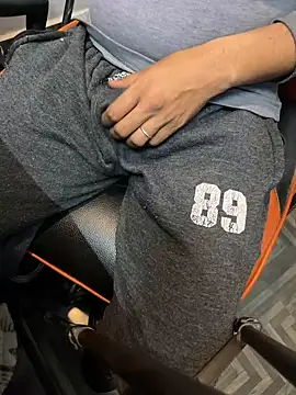 dreamy lusty01 online show from March 12, 2025, 6:53 pm