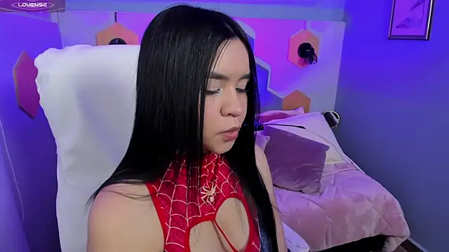 Hanna  Becker  online show from January 22, 2025, 3:52 am