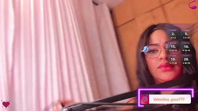 Snapshot of Val_daniiels chatting on February 9, 2025, 3:43 am Val daniiels online show from February 9, 2025, 3:43 am