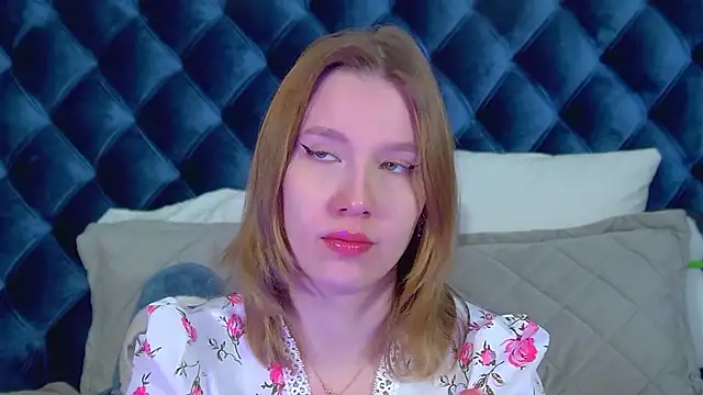 LiliLinn online show from February 21, 2026, 4:58 am