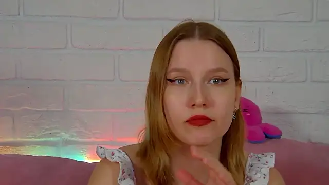 Snapshot of LiliLinn chatting on April 25, 2026, 1:41 pm LiliLinn online show from April 25, 2026, 1:41 pm